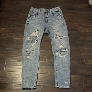 American Eagle Outfitters woman Ripped Light Blue mom Jeans